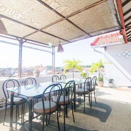 RedDoorz near Pantai Boom Hotel Banyuwangi  Exterior foto