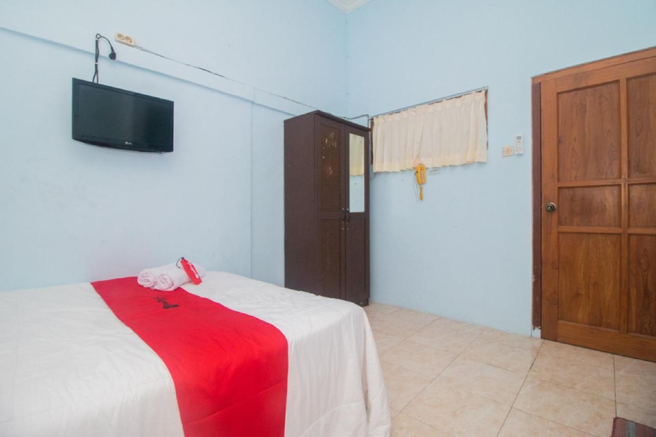 RedDoorz near Pantai Boom Hotel Banyuwangi  Exterior foto