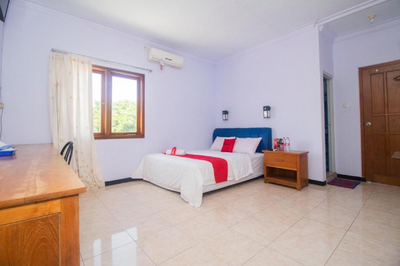 RedDoorz near Pantai Boom Hotel Banyuwangi  Exterior foto