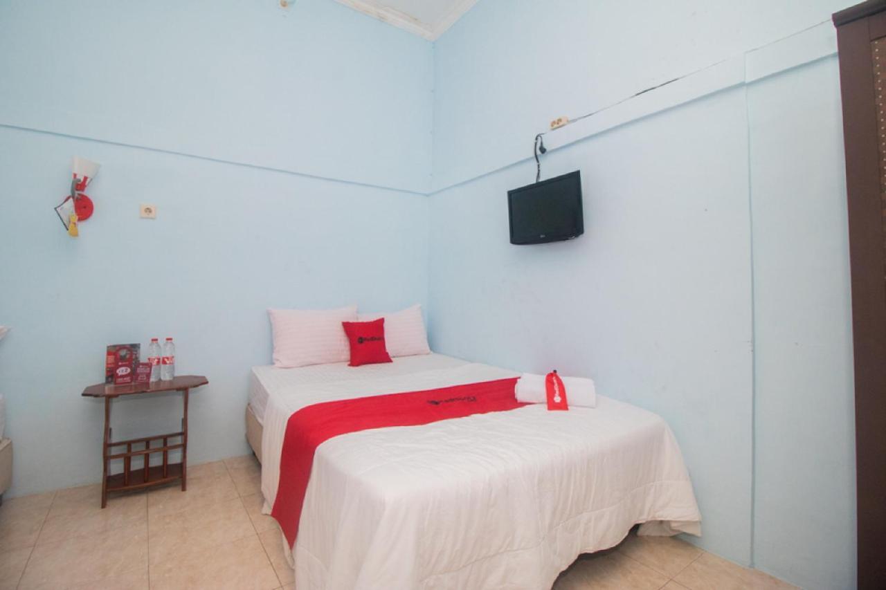 RedDoorz near Pantai Boom Hotel Banyuwangi  Exterior foto