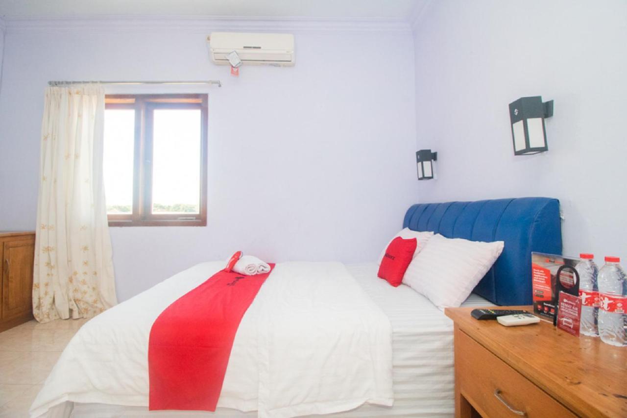 RedDoorz near Pantai Boom Hotel Banyuwangi  Exterior foto