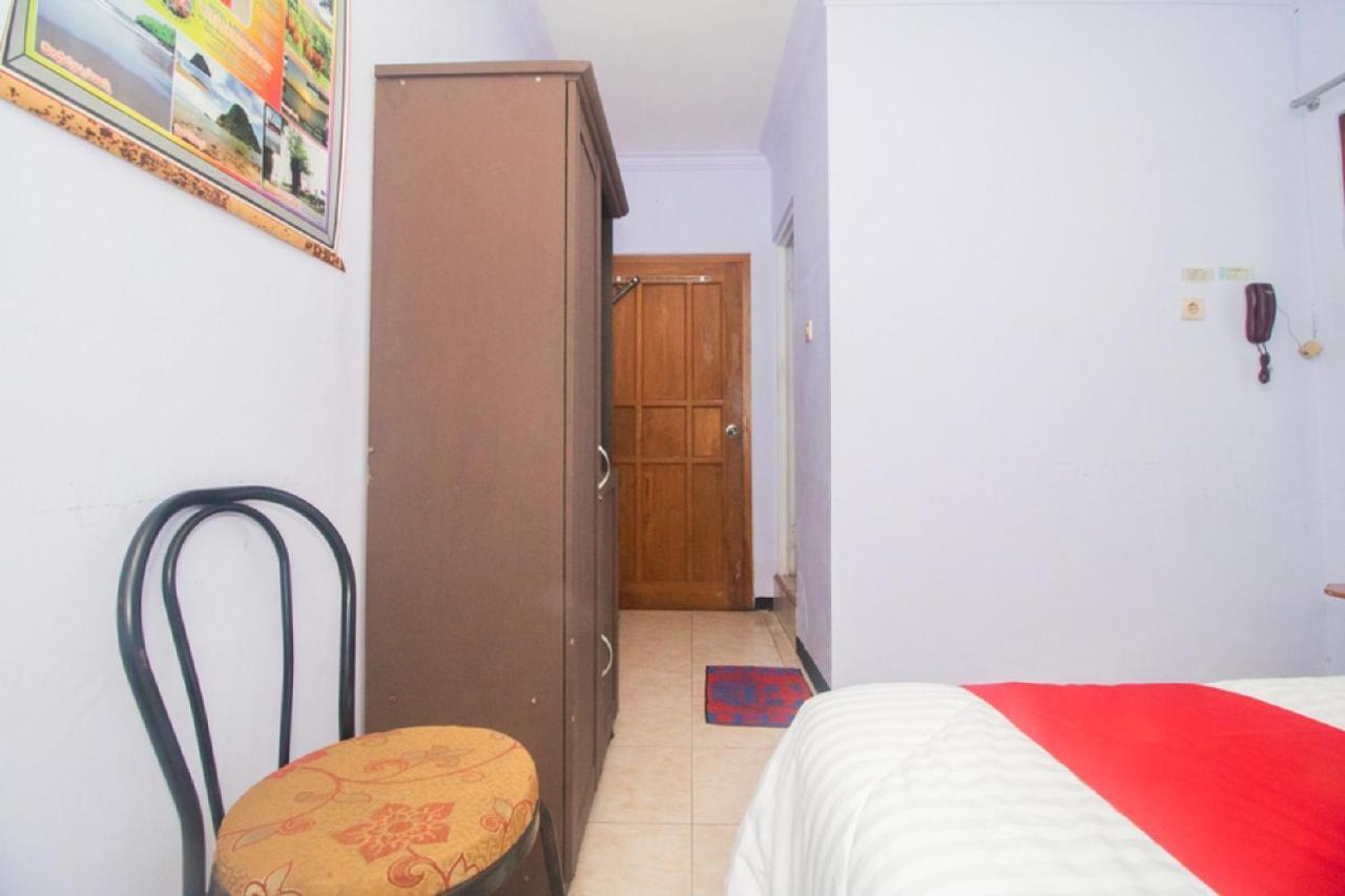RedDoorz near Pantai Boom Hotel Banyuwangi  Exterior foto