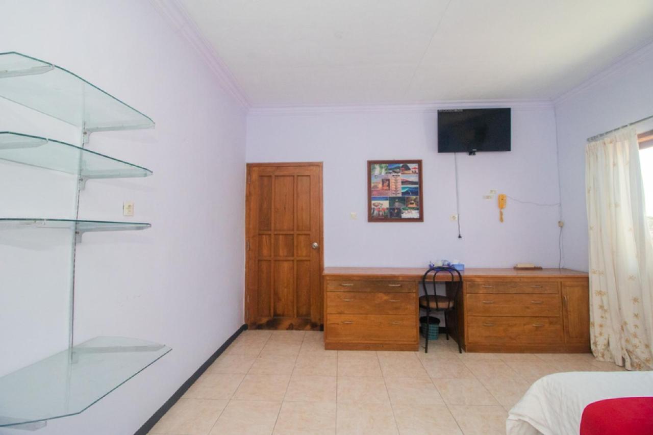 RedDoorz near Pantai Boom Hotel Banyuwangi  Exterior foto