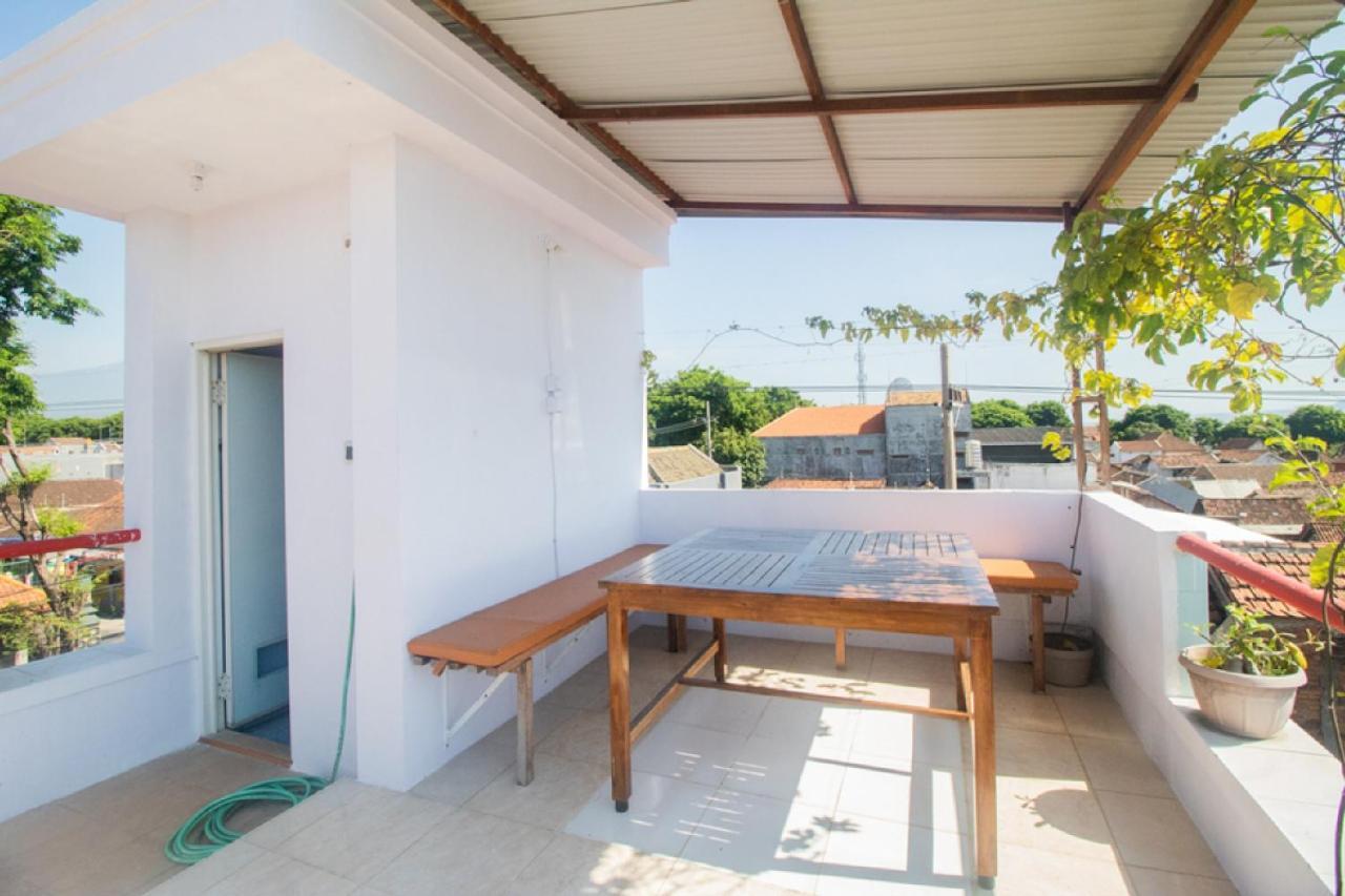 RedDoorz near Pantai Boom Hotel Banyuwangi  Exterior foto